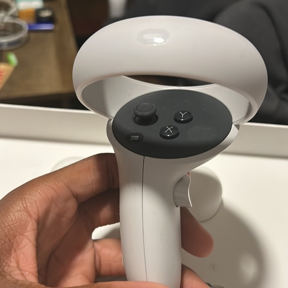 Oculus MetaQuest 2 - Picture 2 of 5